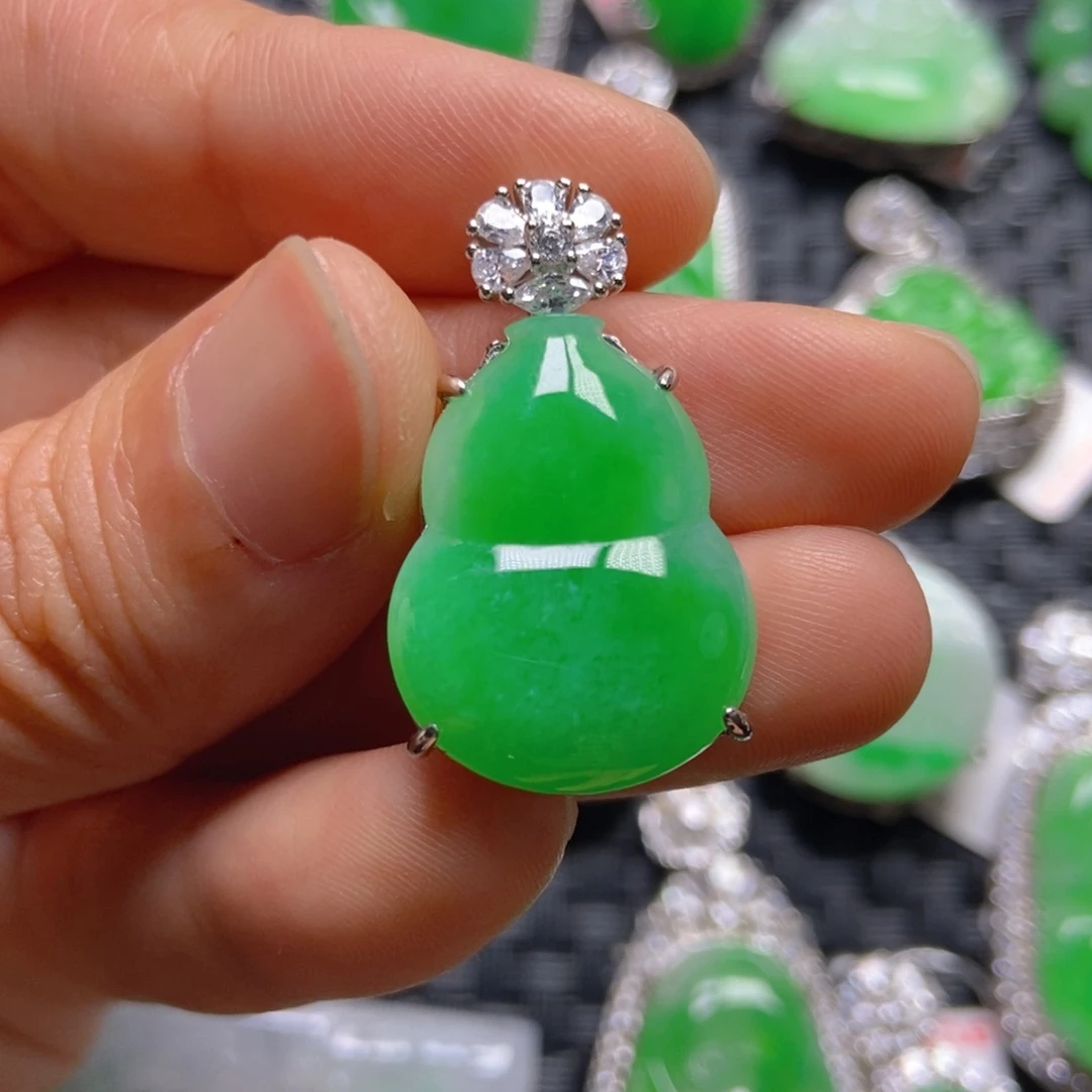 翡翠银S925镶嵌颈饰葫芦吊坠