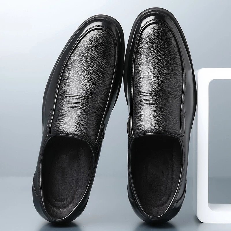 男士皮鞋夏季真皮软底防滑透气中老年爸爸鞋休闲鞋商务大码中年老