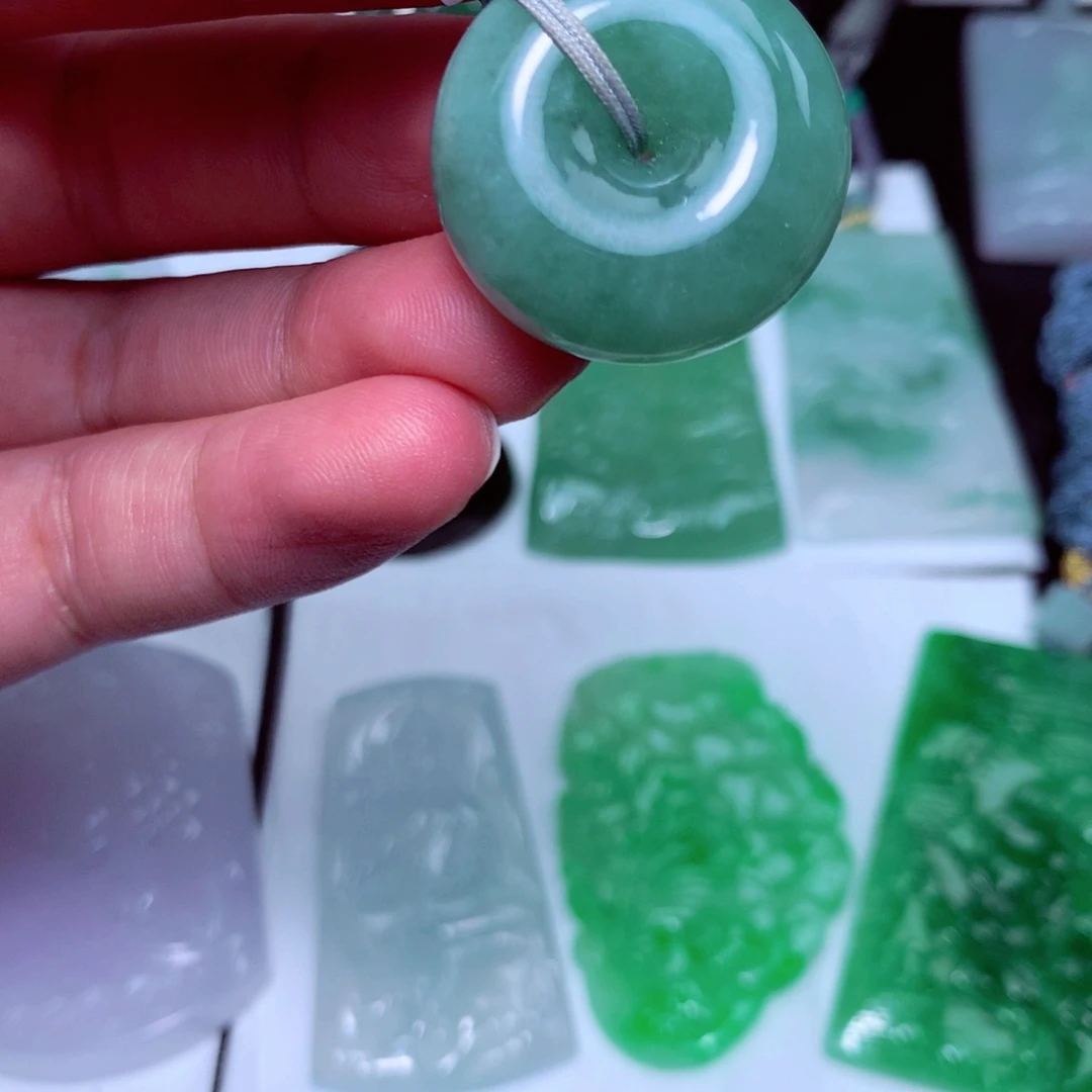 颈饰未镶嵌翡翠天然A货翡翠