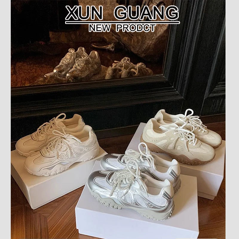 真皮厚底银色德训鞋女鞋2025新款月牙底内增高蕾丝珍珠休闲阿甘鞋