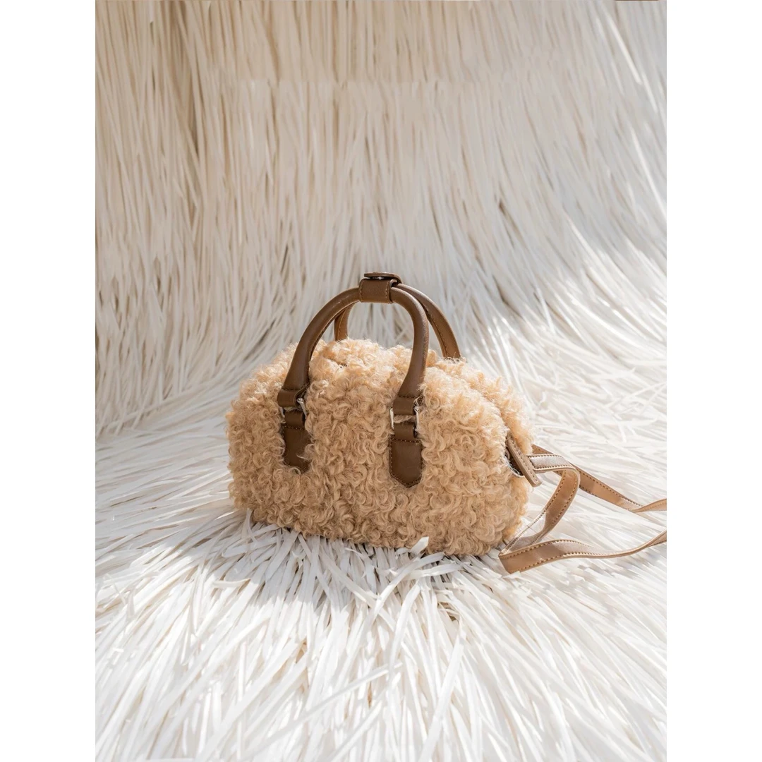 秋冬羊羔毛绒绒包包女士2026新款时尚手拎毛毛包休闲斜挎包枕头包