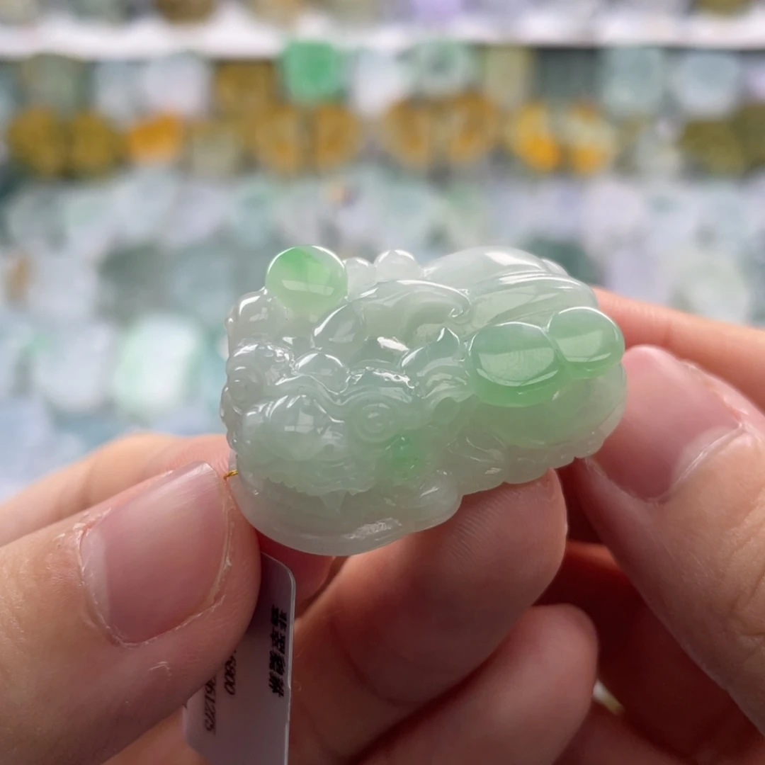 翡翠未镶嵌颈饰貔貅21