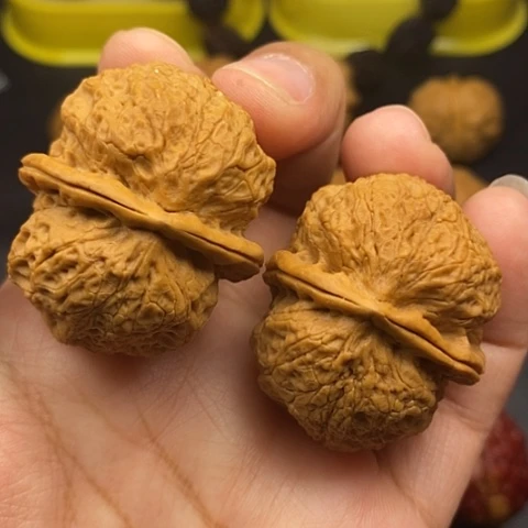 文玩核桃把件40尺饕餮金蟾