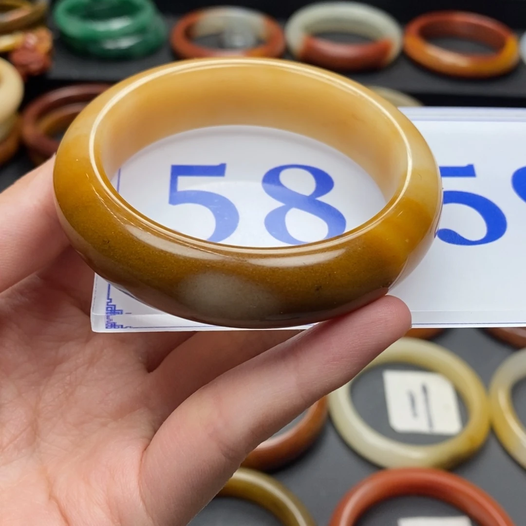 石英质玉（黄龙玉）手镯未镶嵌