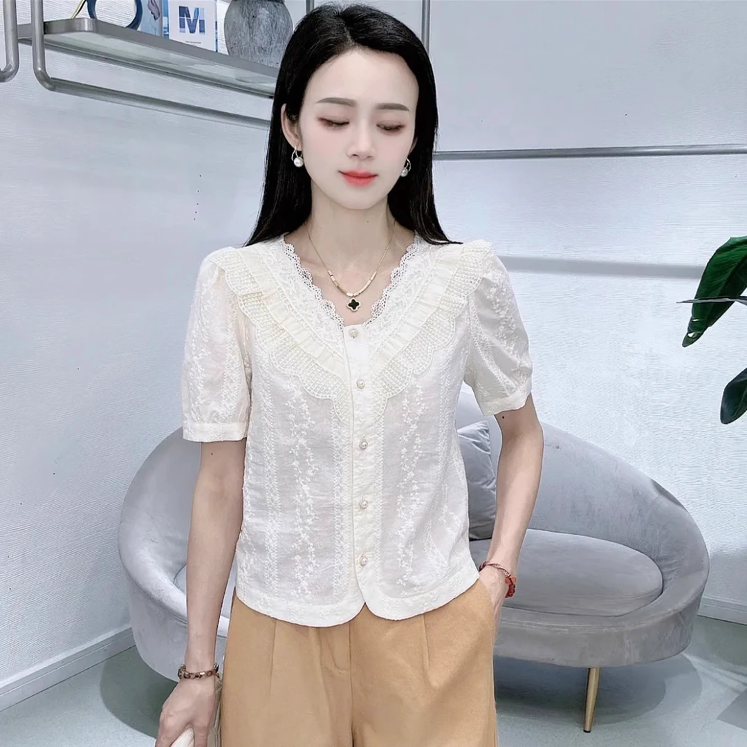 2025夏季新款时尚法式V领蕾丝花边衬衫女洋气显瘦娃娃领百搭上衣