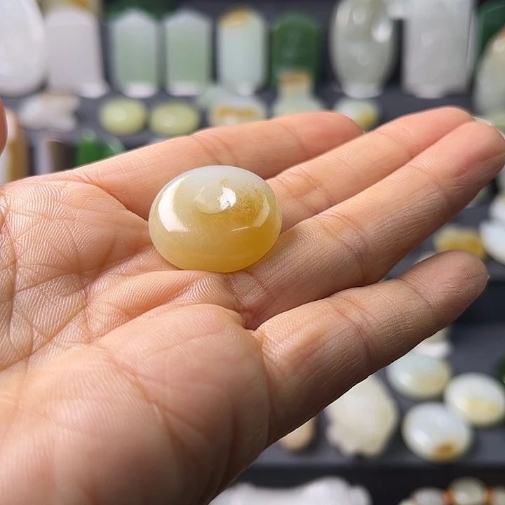 和田玉（糖玉）未镶嵌颈饰