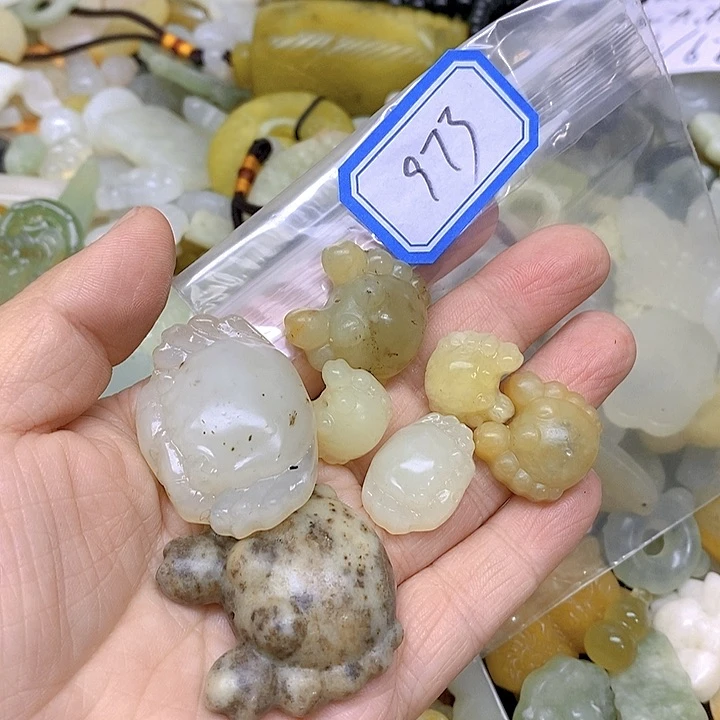 蛇纹石玉颈饰未镶嵌彩***?973