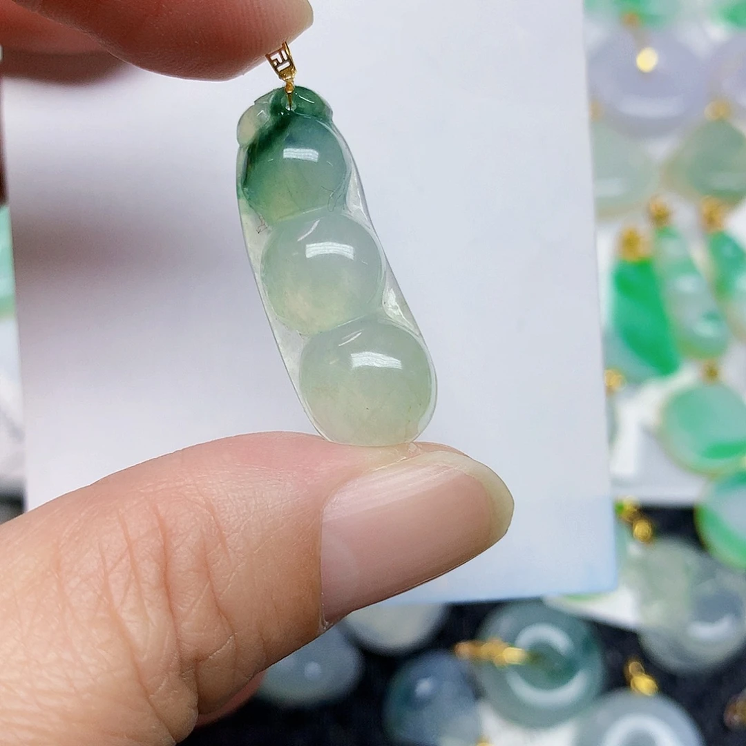 翡翠18K金镶嵌颈饰246788