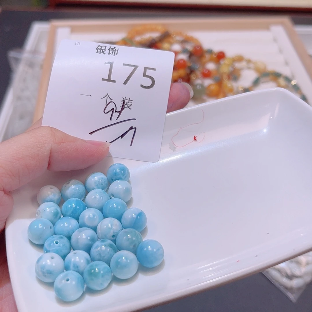 未镶嵌珠宝半成品水晶175 。