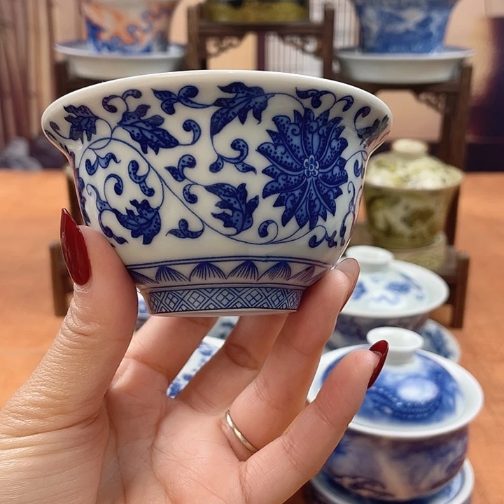 摆件青花缠枝莲压手杯