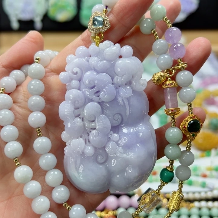 颈饰未镶嵌翡翠吊坠