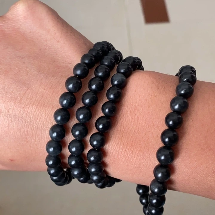 和田玉（墨玉）未镶嵌颈饰