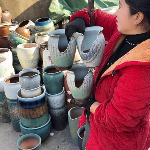 口13高18瑕疵盆子。