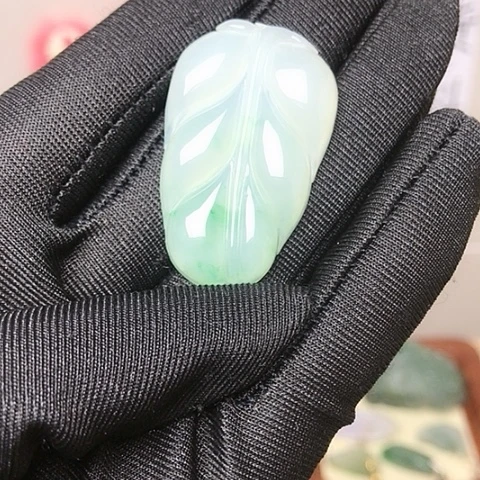 吊坠(赠链)未镶嵌翡翠