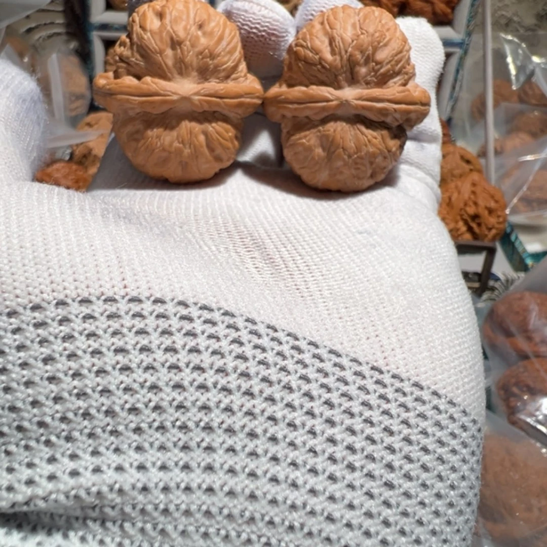 萬***缰文玩核桃吊坠元宝