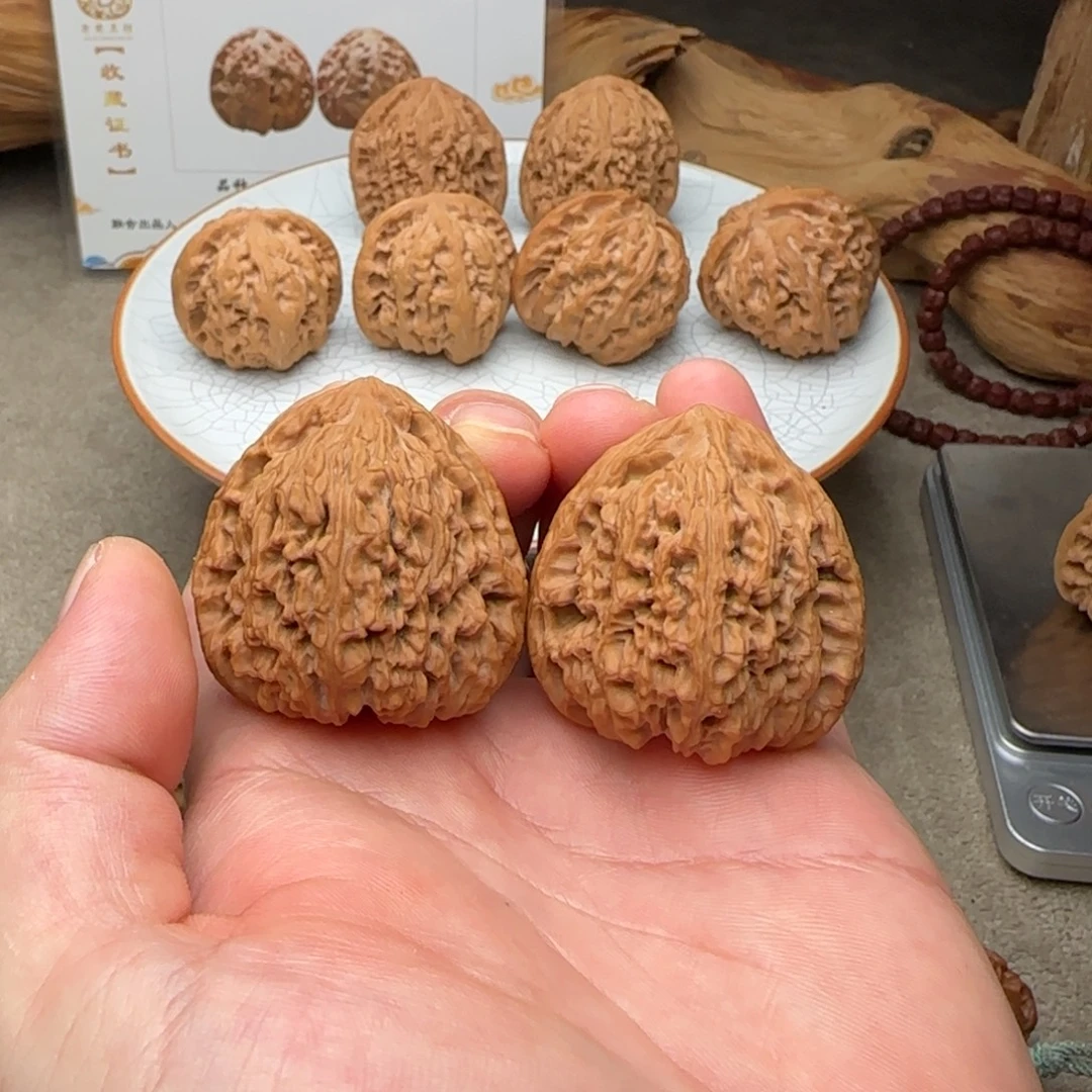 文玩核桃吊坠40全品三角疆
