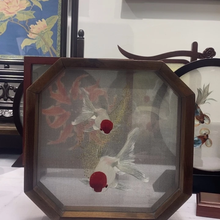 织绣纯手工制作苏绣-金鱼