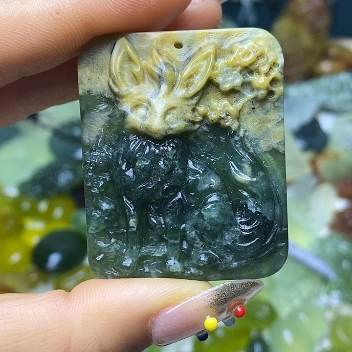 蛇纹石玉未镶嵌颈饰