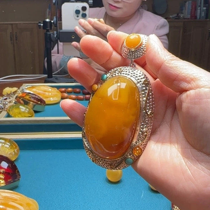 琥珀未镶嵌颈饰波兰设计款琥珀蜜蜡