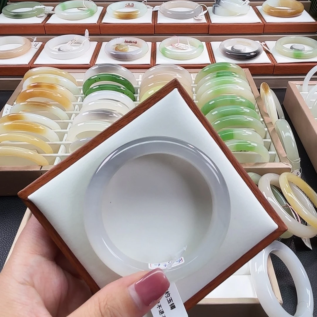 未镶嵌手镯和田玉52