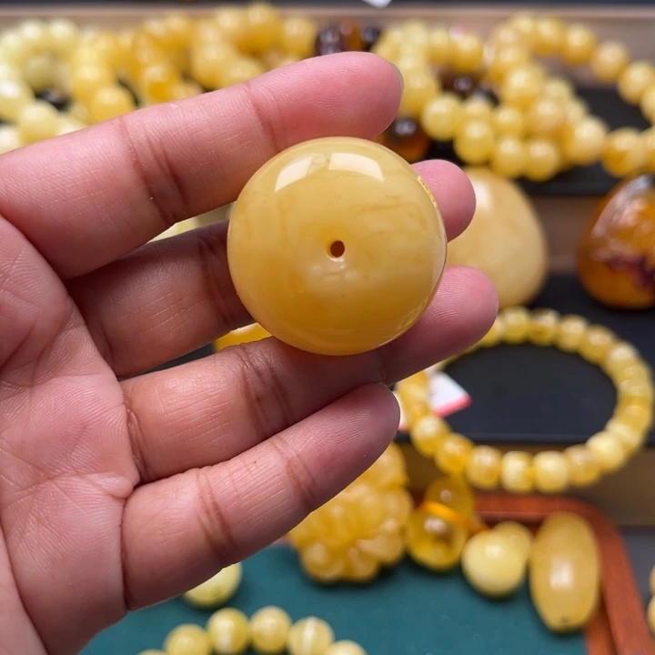 琥珀未镶嵌珠宝奇石M109号浓蜡妖花扣子