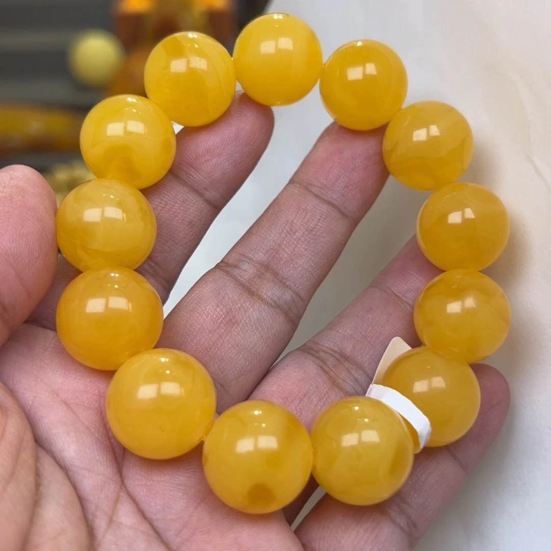 蜜蜡未镶嵌裸石18加43.3克