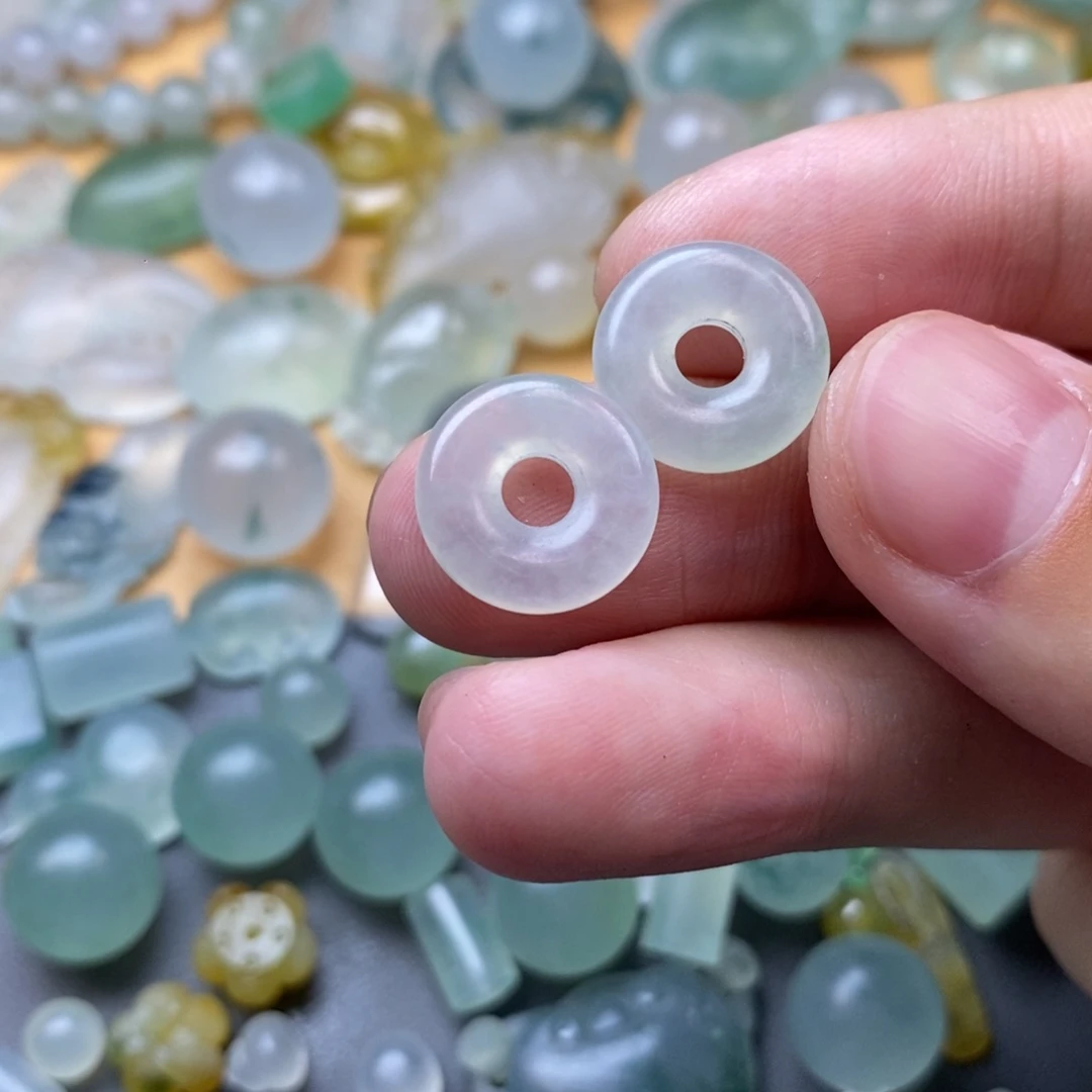 定制翡翠未镶嵌兔*挂件