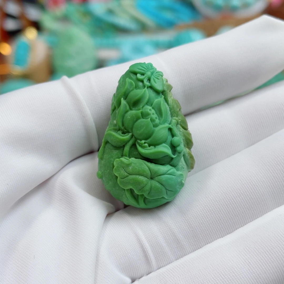 绿松石未镶嵌珠宝奇石