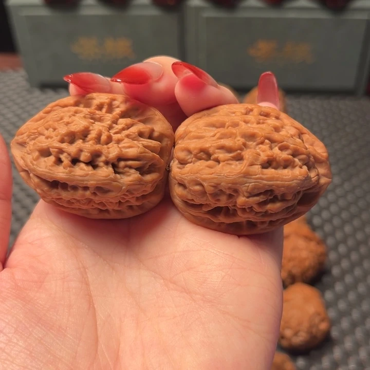 核桃文玩核桃—红锦鲤36