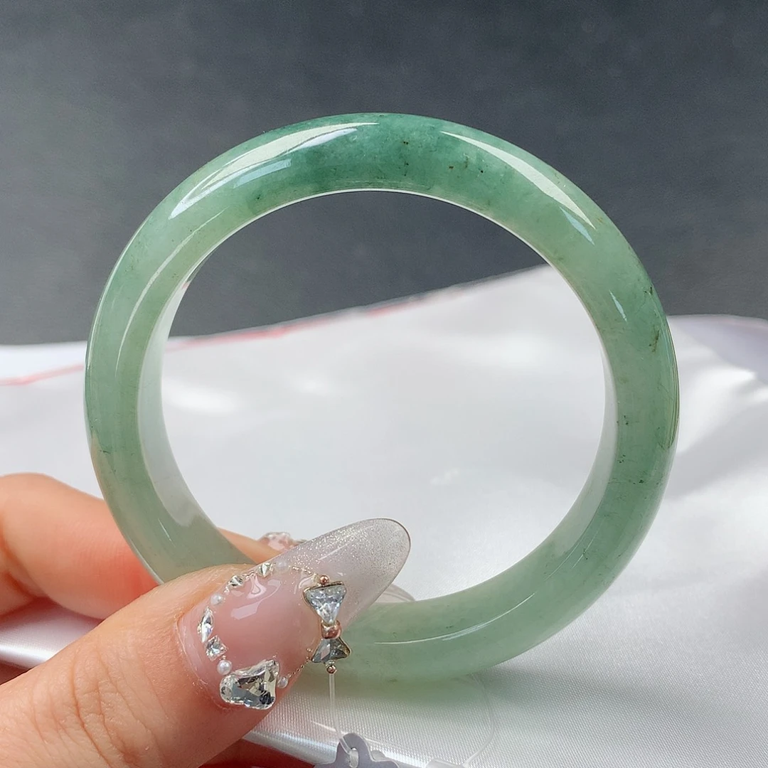 翡翠手镯未镶嵌0108正52.6