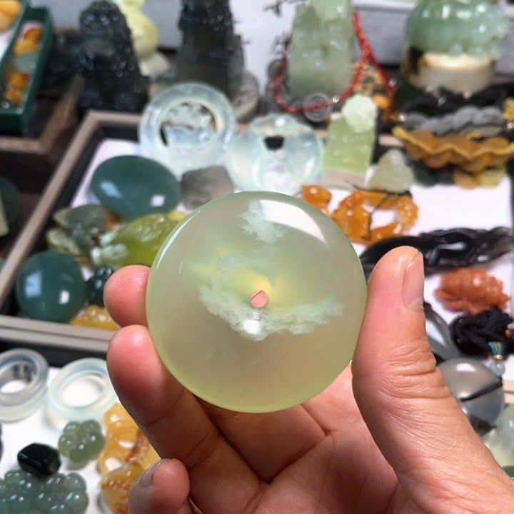 蛇纹石玉未镶嵌挂件
