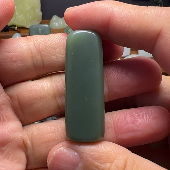 和田玉未镶嵌吊坠(赠链)