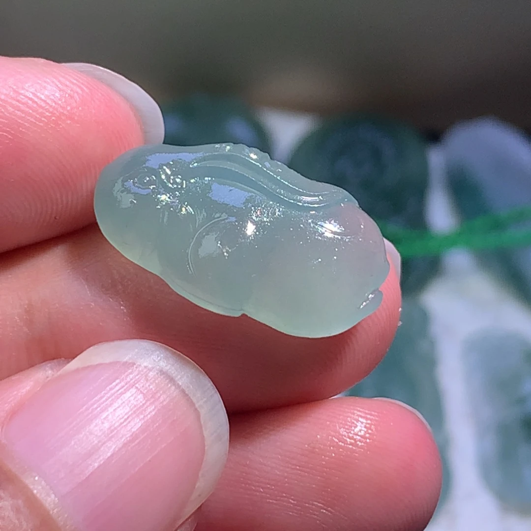 定制翡翠未镶嵌兔子