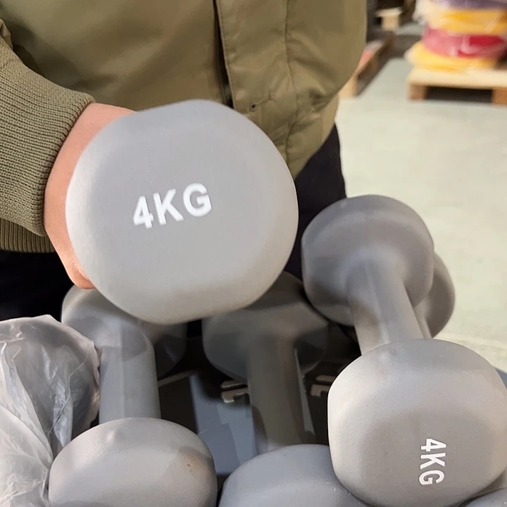 全新浸塑马卡龙4公斤哑铃一对