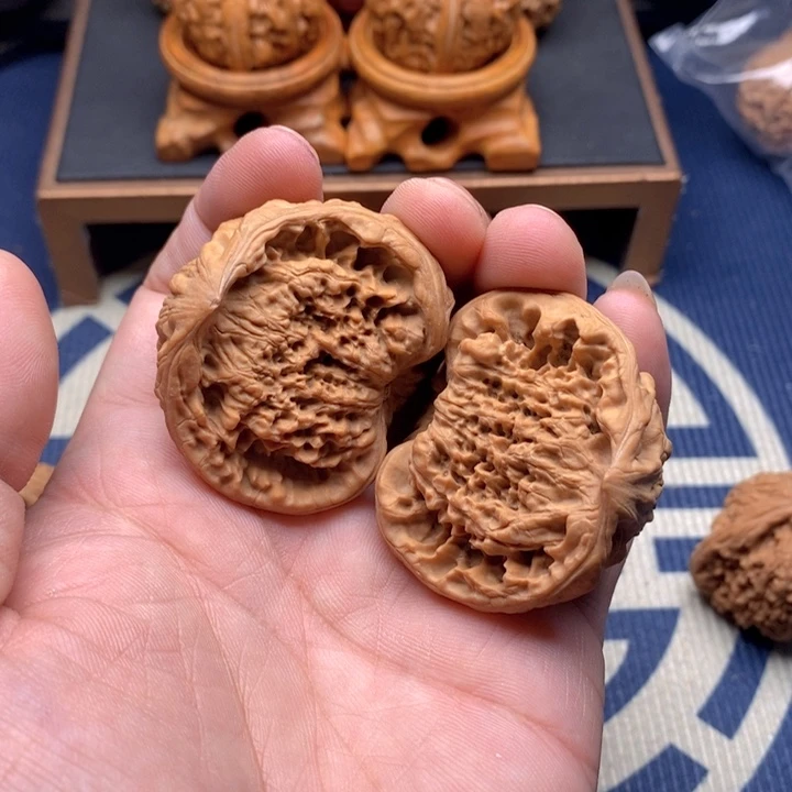 文玩核桃吊坠云***轻蛇