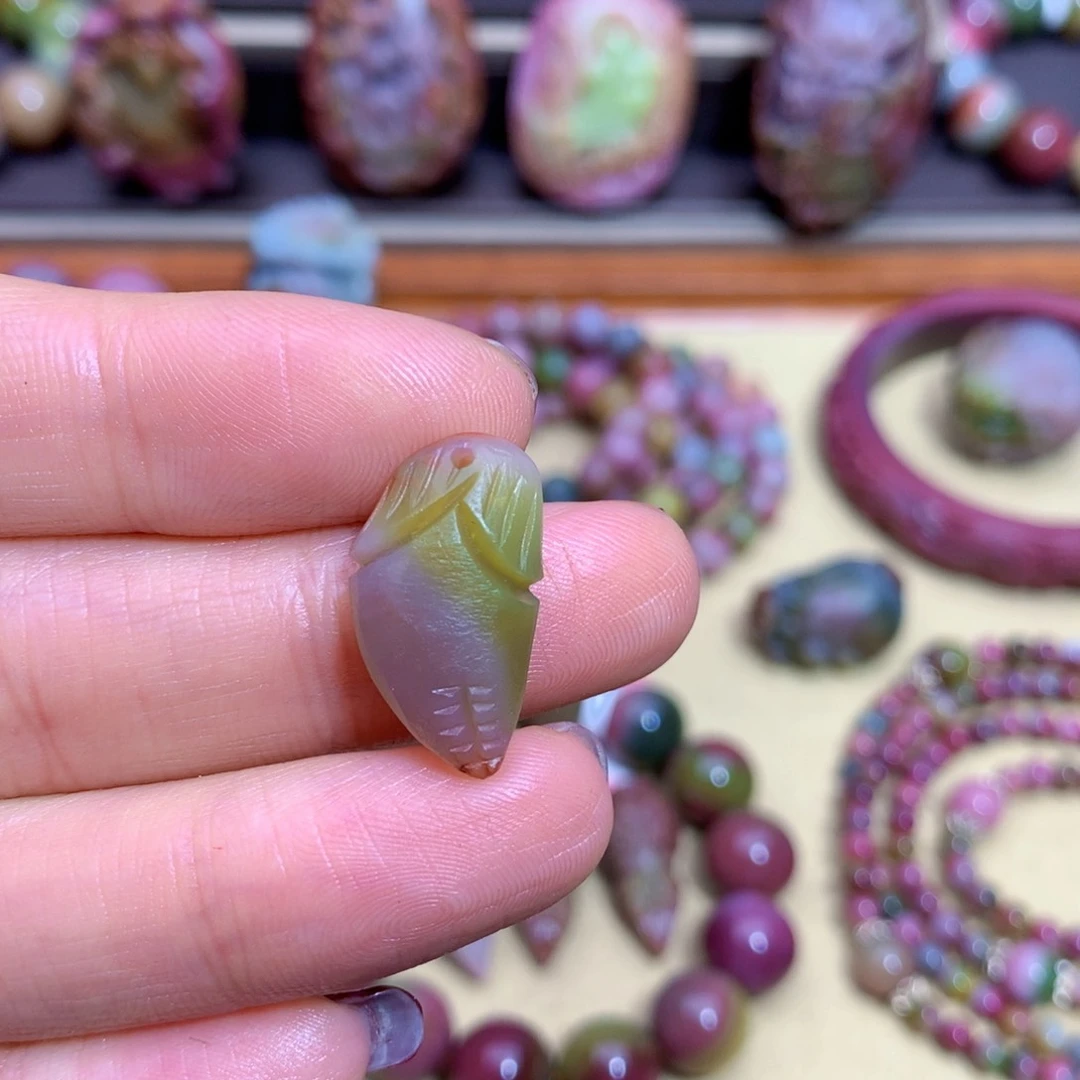 玛瑙挂件未镶嵌盐源