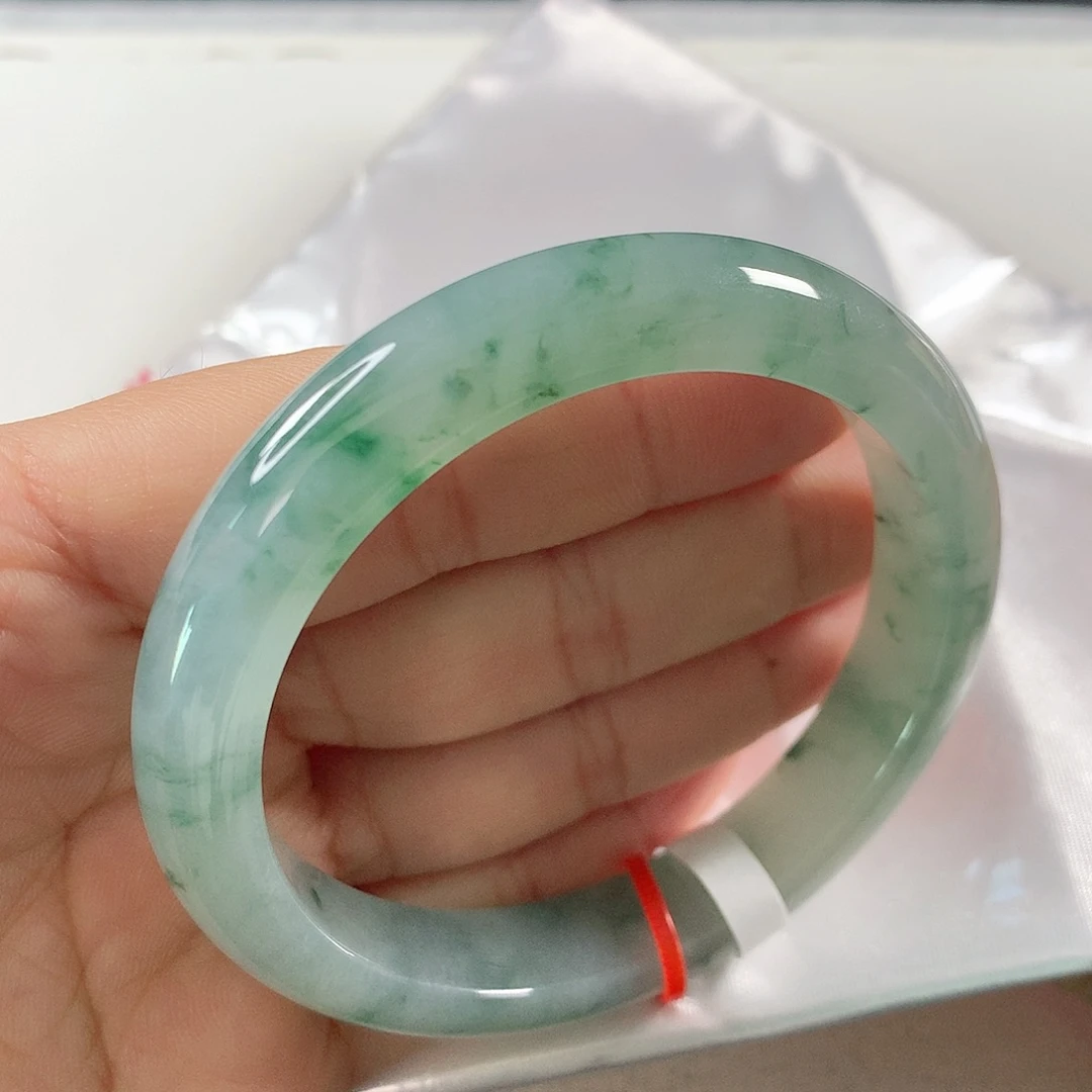 翡翠手镯未镶嵌①①⑧