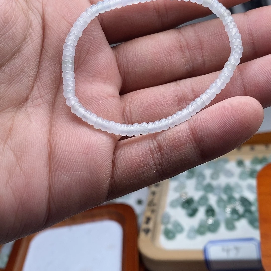 翡翠颈饰未镶嵌傲***子算盘