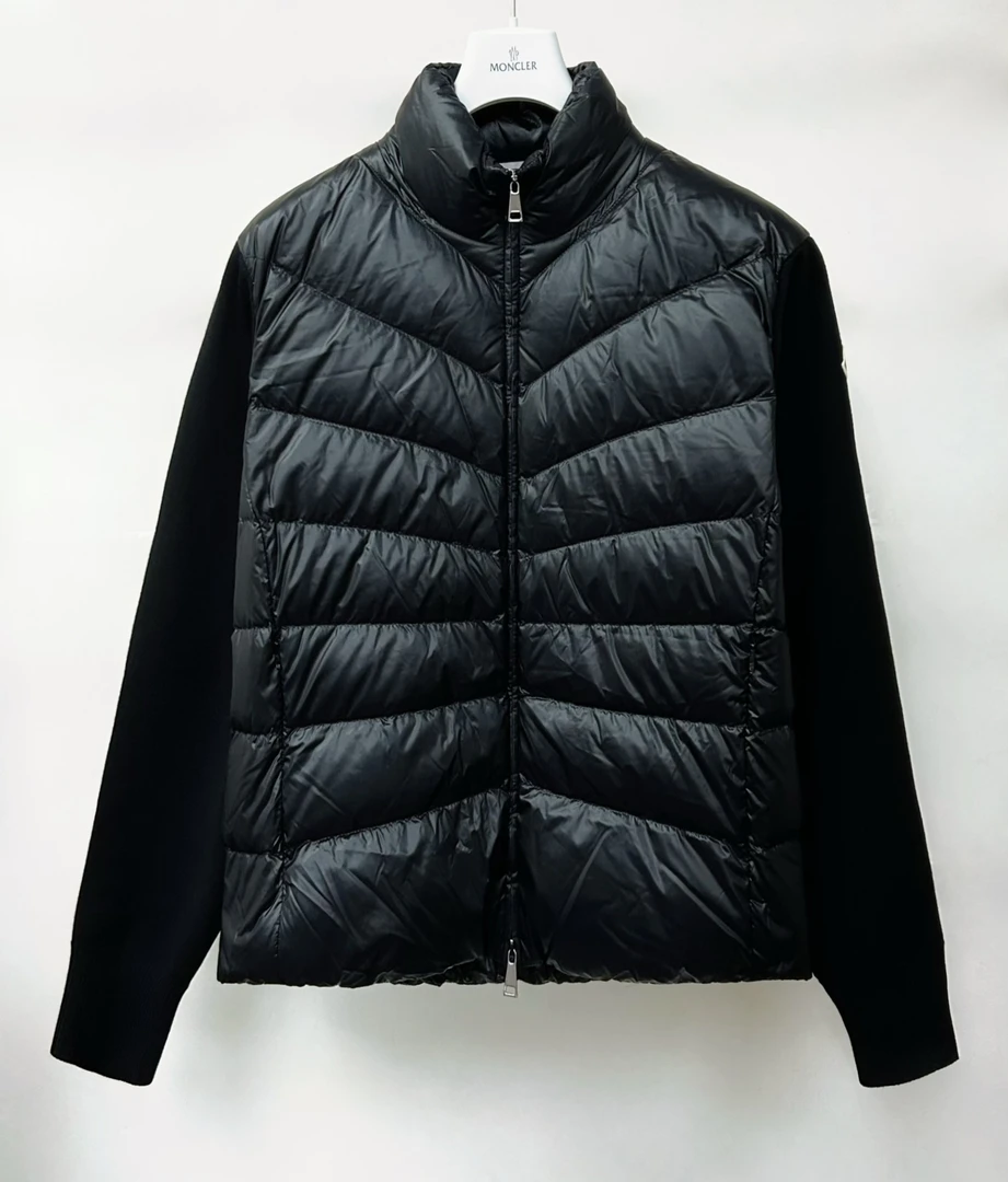 未使用 MONCLER JJ羽绒针织拼接手臂Logo 女士外套9B00024