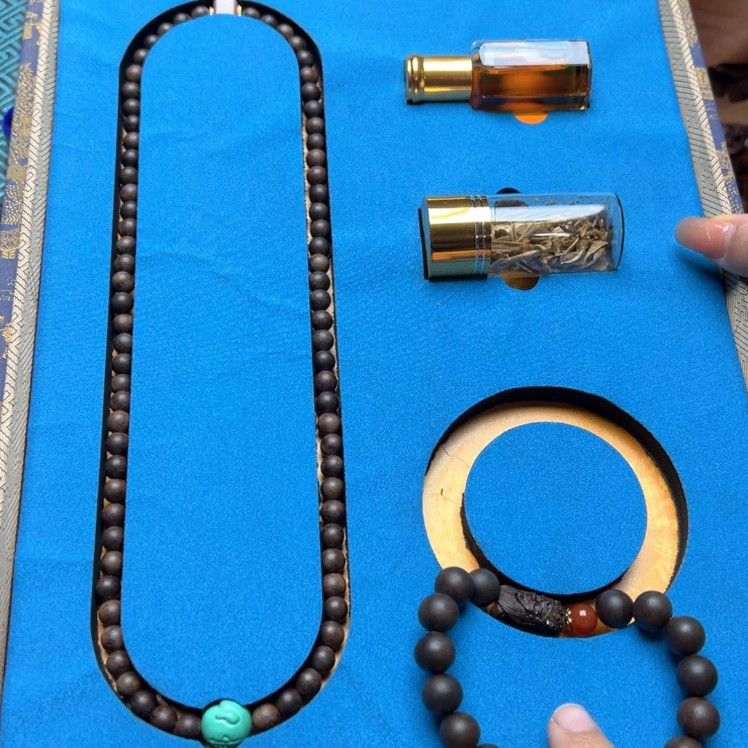 大叶紫檀（黑酸枝木类）