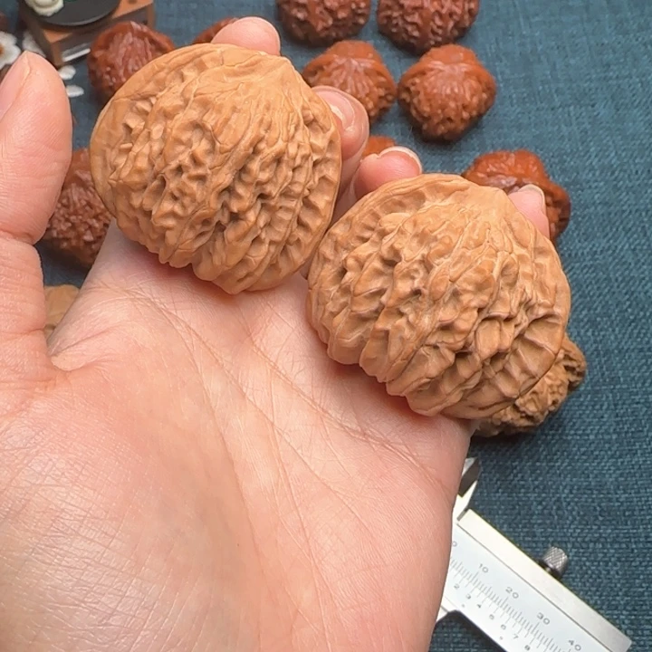 文玩核桃把件汉高楼45