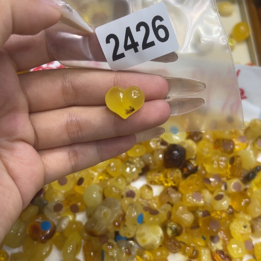 琥珀未镶嵌珠宝奇石