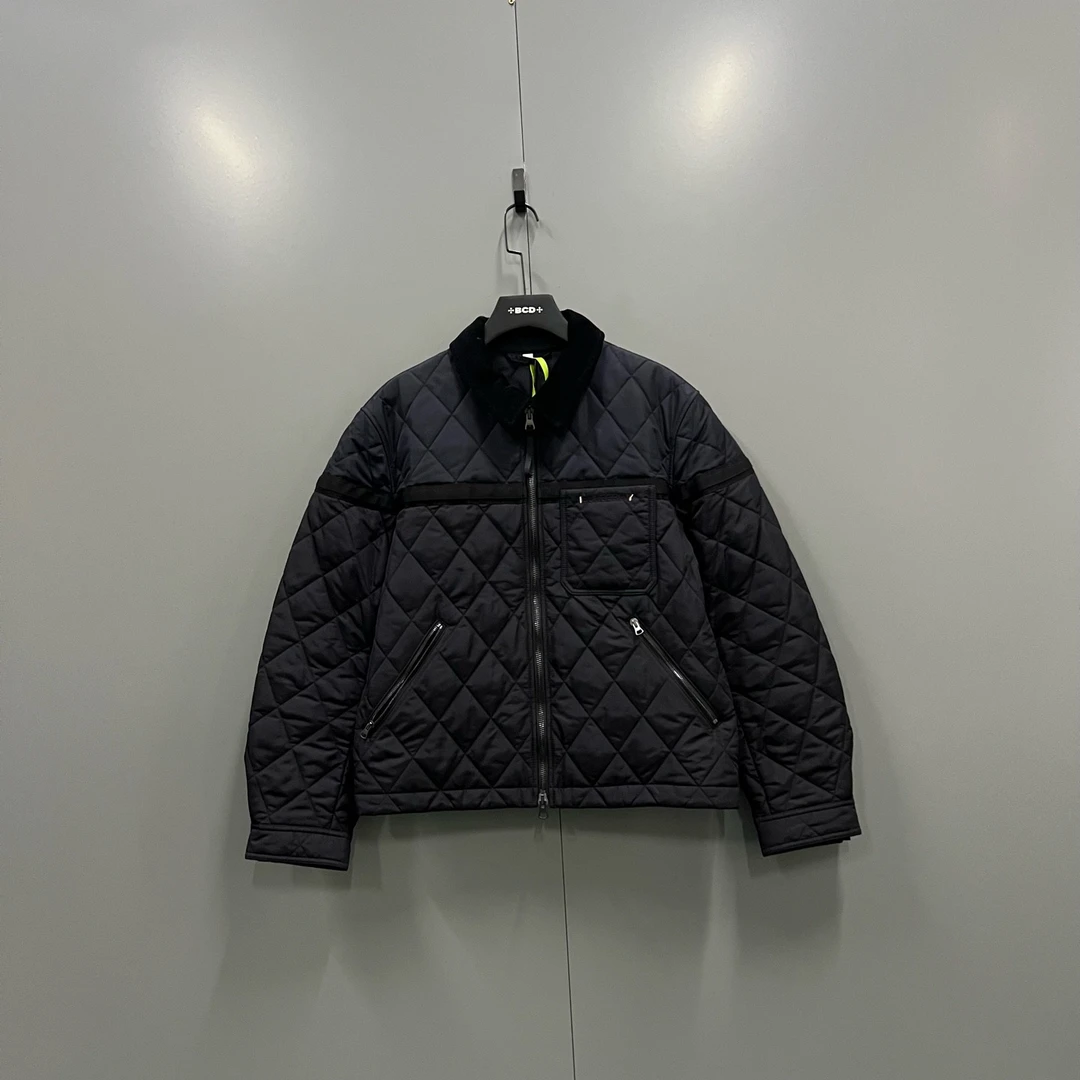 未使用 BURBERRY/博柏利 (ll) 黑色菱形压纹夹克外套 L码610535