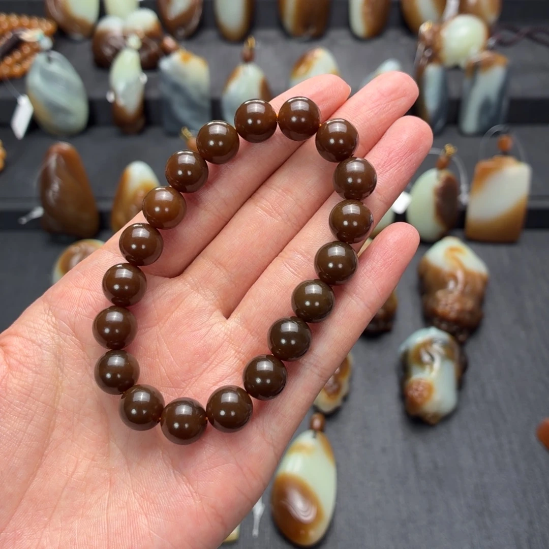 一***多和田玉未镶嵌颈饰