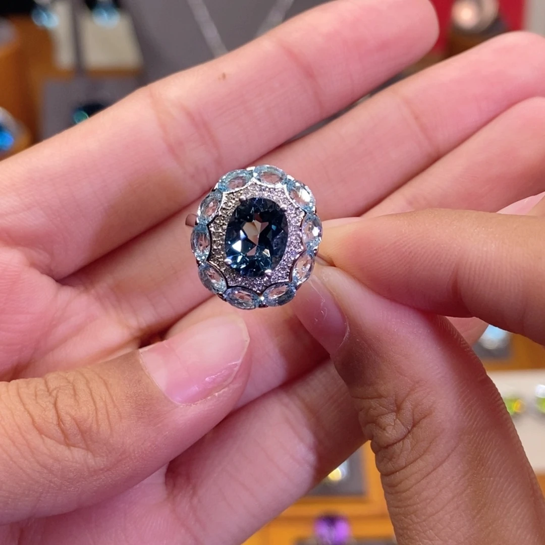 银S925镶嵌戒指托帕石1111