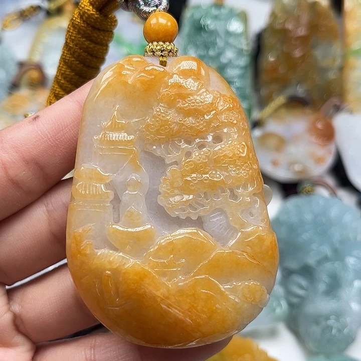 翡翠未镶嵌颈饰山水牌