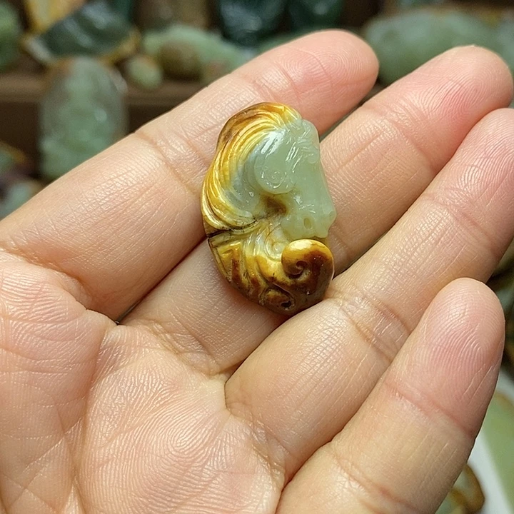 岫岩河磨玉（透闪石质玉）未镶嵌颈饰