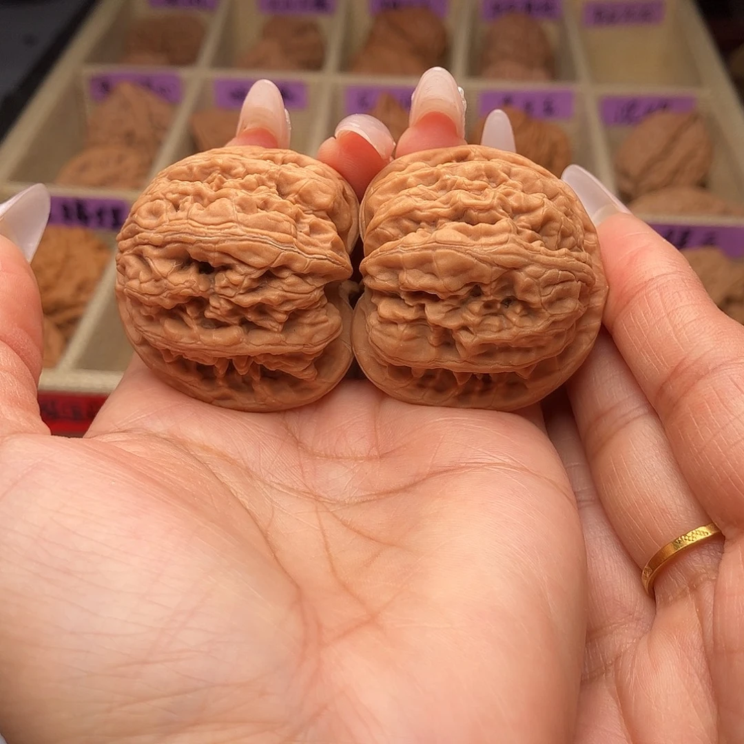 文玩核桃把件平谷九龙39