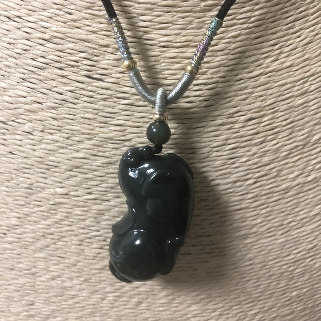 新品特惠新疆和田玉吊坠沙枣青籽玉富贵马精雕抖音基地质检手慢无