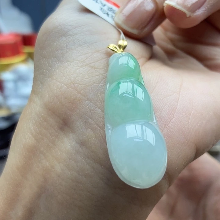 翡翠18K金镶嵌颈饰吊坠26